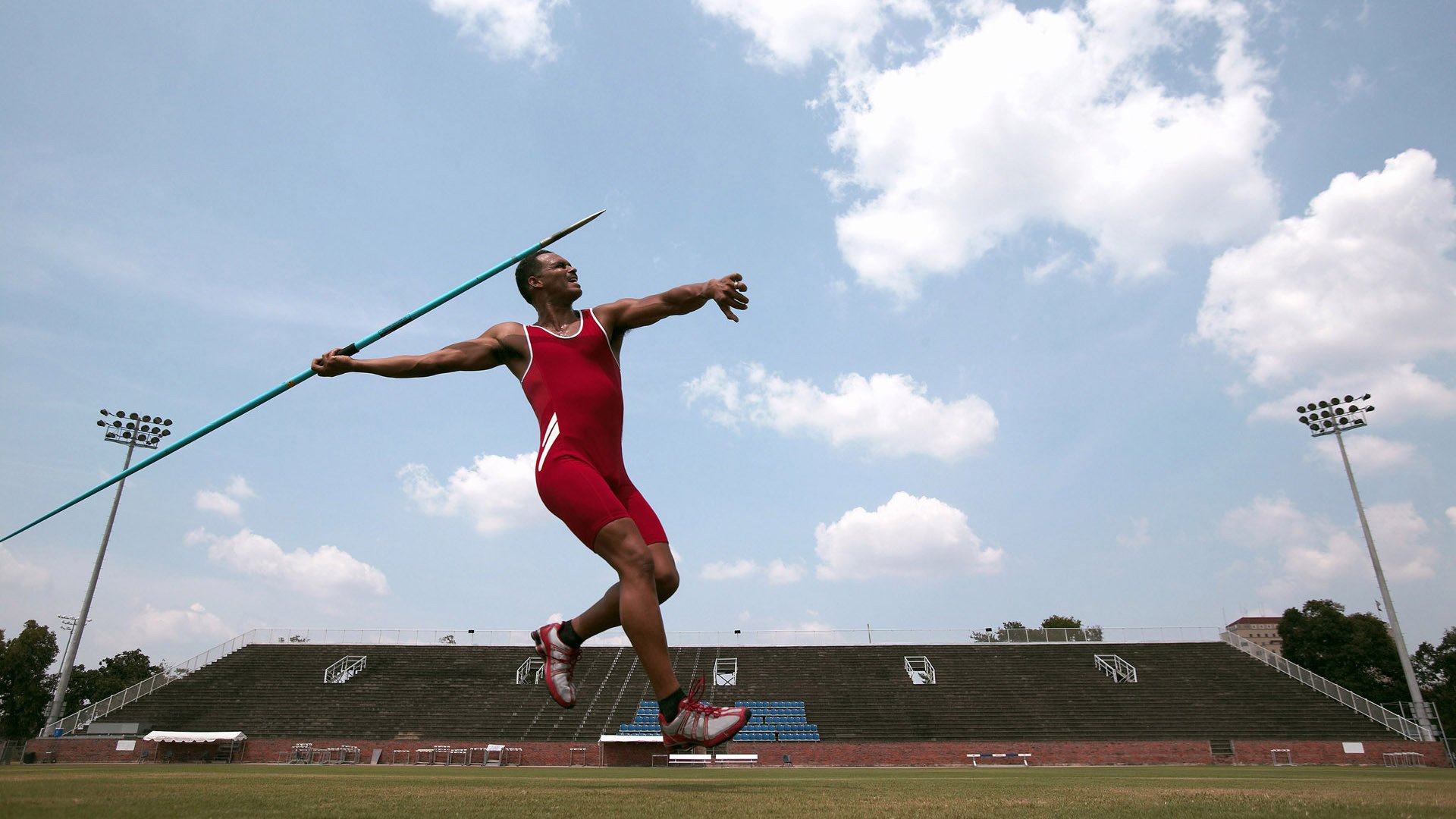 CBA球员用拼搏诠释篮球精神，cba球员素质